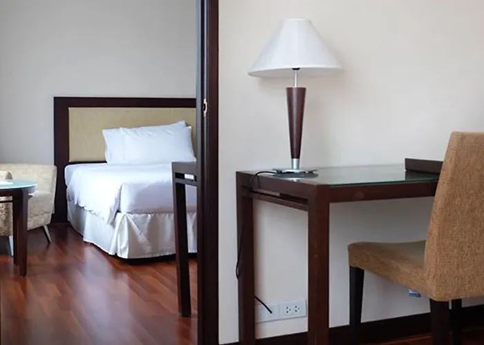 Zenith Sukhumvit Hotel, Hotel