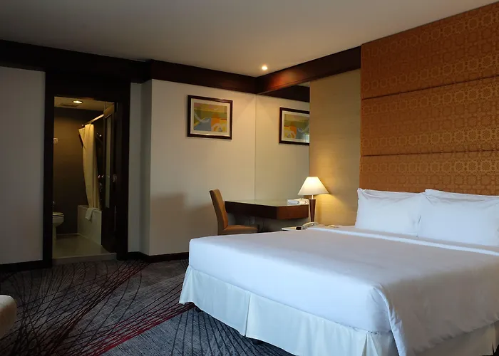 Zenith Sukhumvit Hotel, 4*