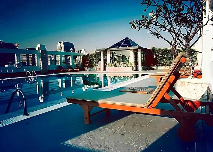Zenith Sukhumvit Hotel,